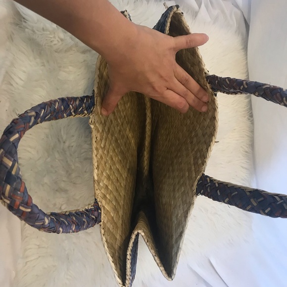 Sea Grass Woven Shooper - Picture 2 of 3